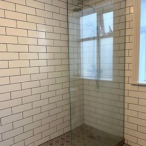 Privé Appartement met Vier Slaapkamers